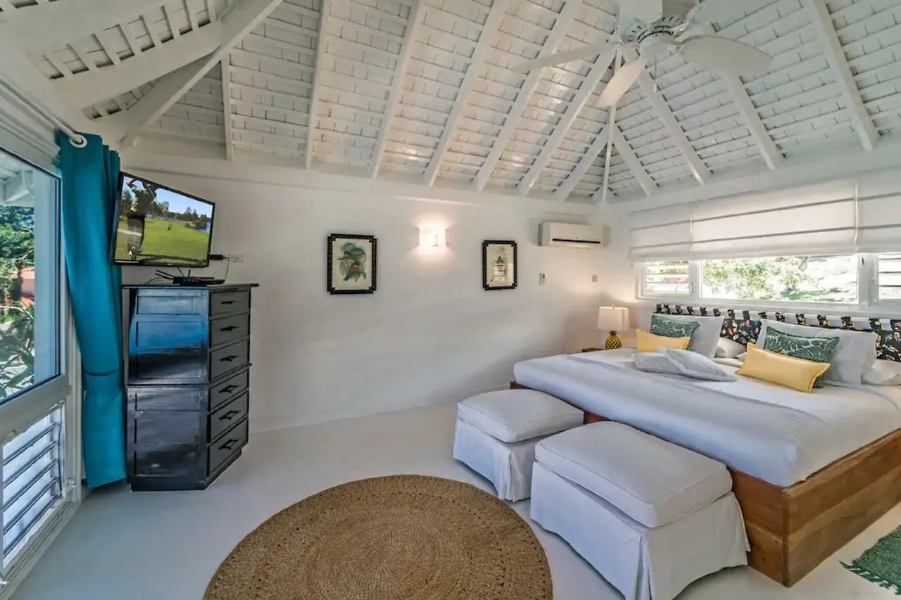 Villa Magnificent 5-Bedroom Estate Villa, Sleeps 12 Montego Bay