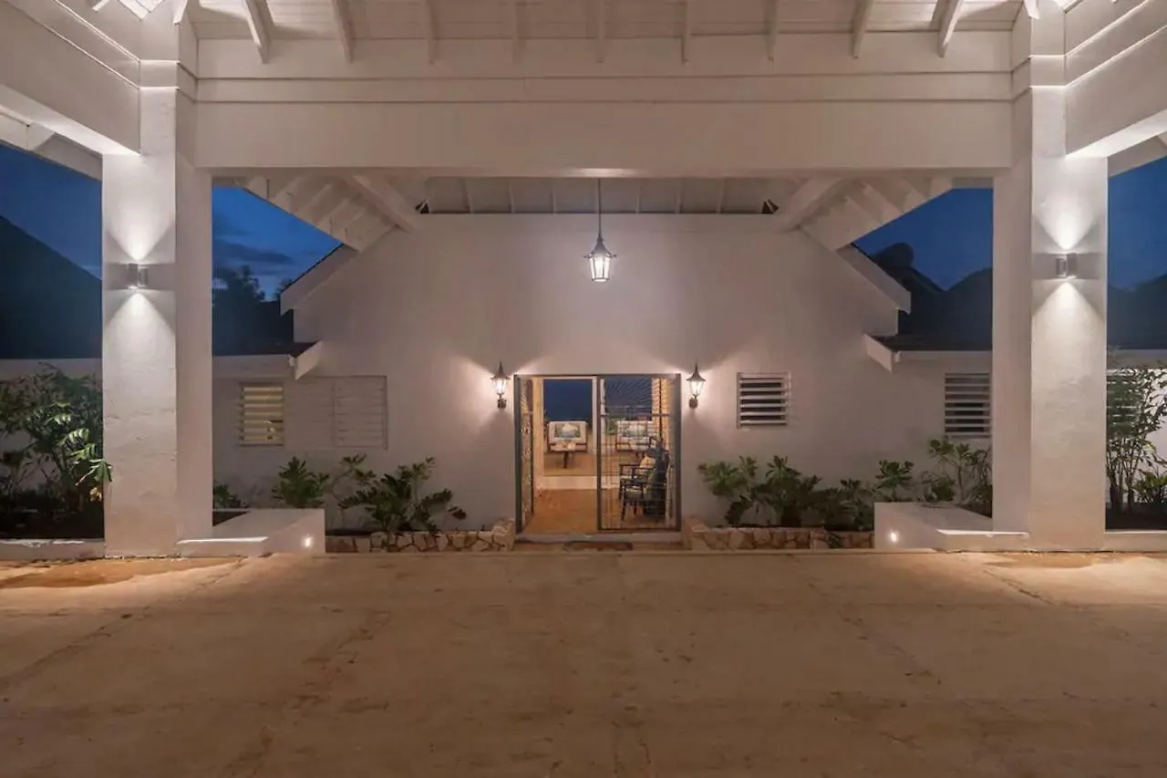 Villa Magnificent 5-Bedroom Estate Villa, Sleeps 12 Montego Bay