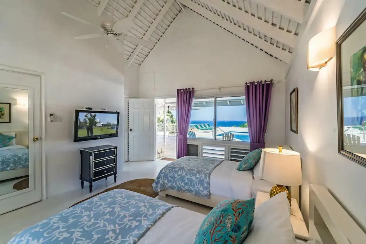 Villa Magnificent 5-Bedroom Estate Villa, Sleeps 12 Montego Bay
