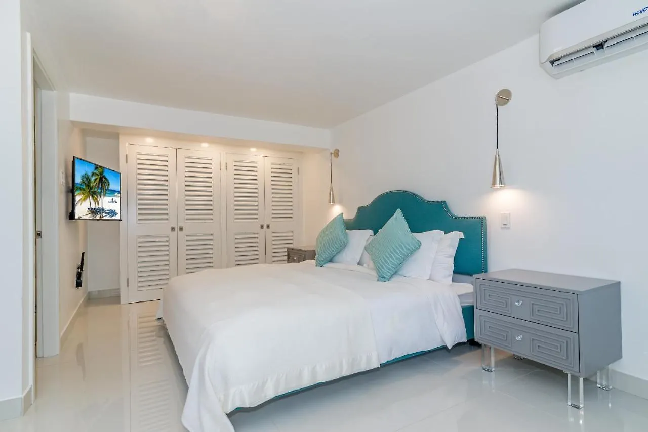 Magnificent 5-Bedroom Estate Villa, Sleeps 12 Montego Bay